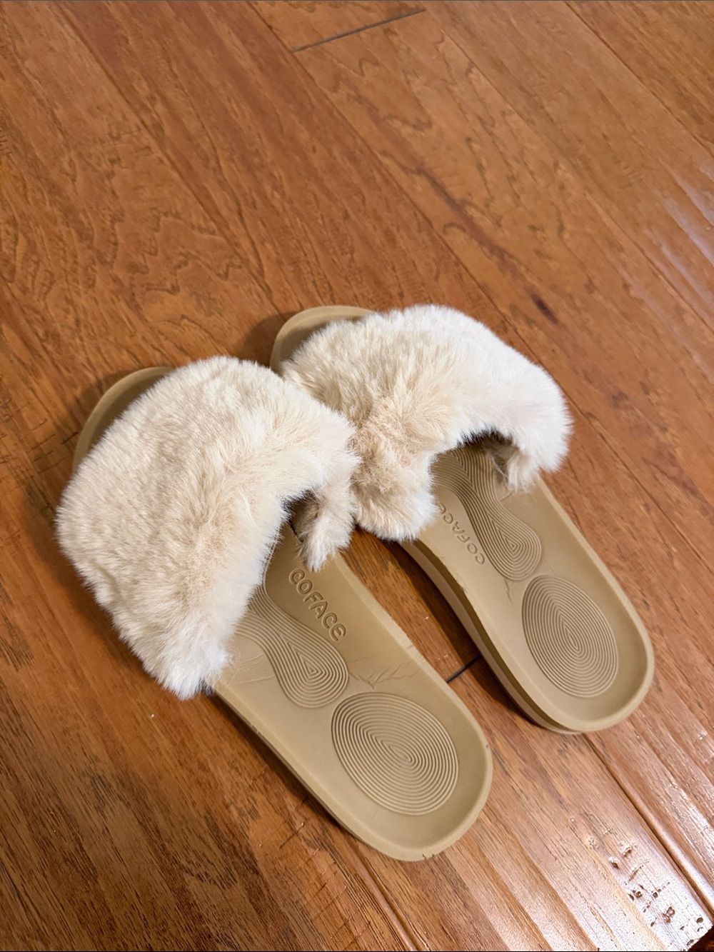 Cozy Cream Faux-Fur Slide Slippers for Women
